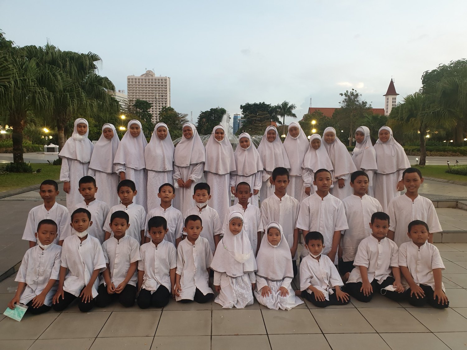 Penuhi Kebutuhan Harian Santri